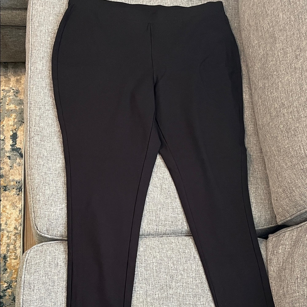 Chico's Black Skinny Pants Crop Size 3 Like New. - Picture 1 of 3